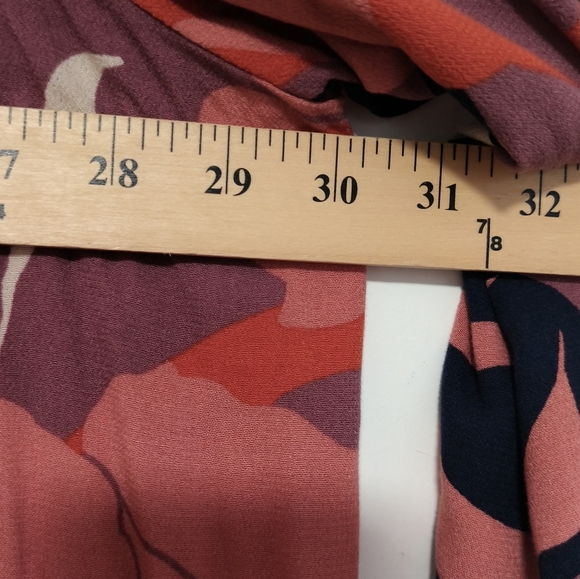 [5x$20] Oversized Floral Top - Size 2X - Picture 7 of 8